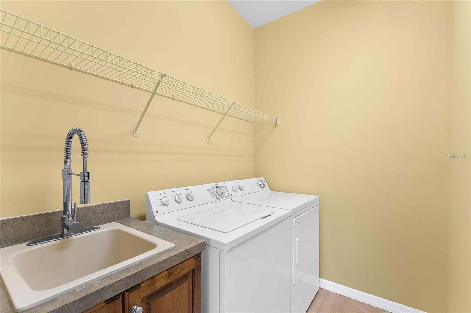 Single Family Residence at 2524 JEFFERSON CIR, SARASOTA, photo 25 of 28