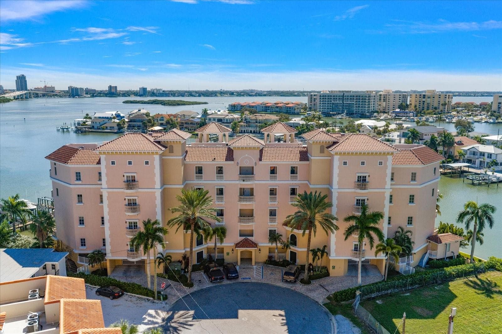 205 BRIGHTWATER DR #401