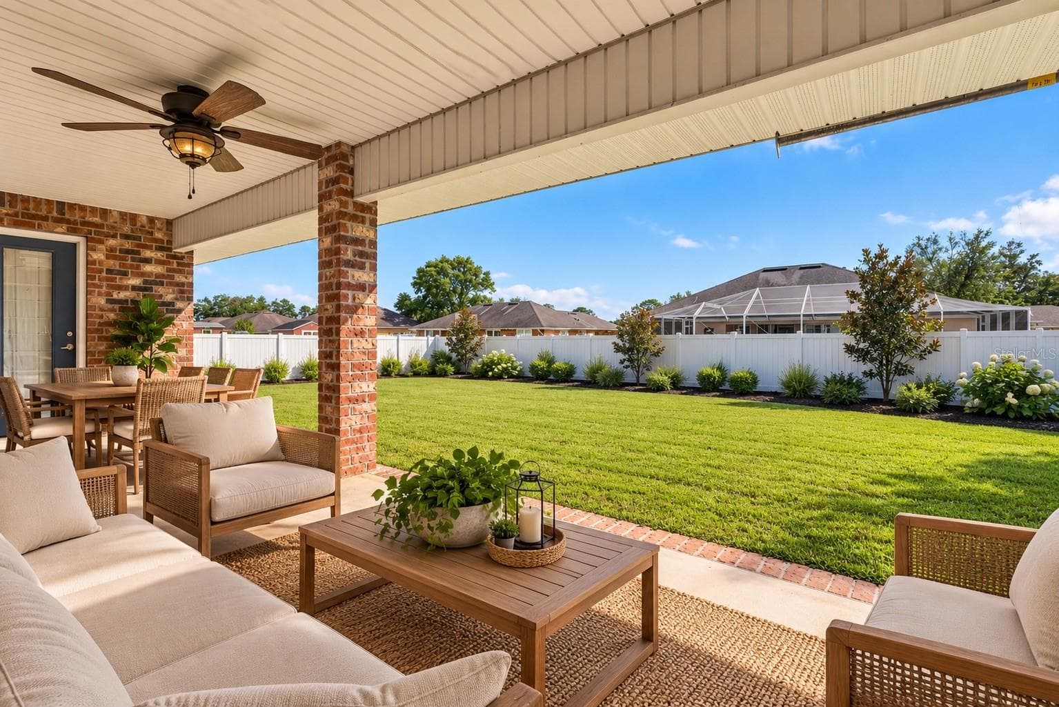 Covered Back Porch - 6746 SE 12TH PL, OCALA