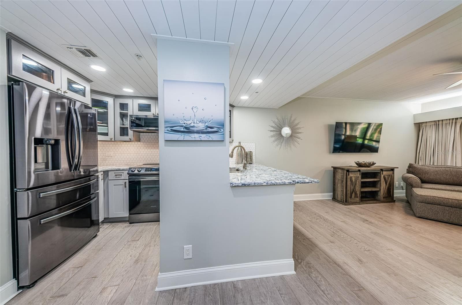 Condominium at 36750 US HIGHWAY 19 N #3-209, PALM HARBOR, photo 16 of 99