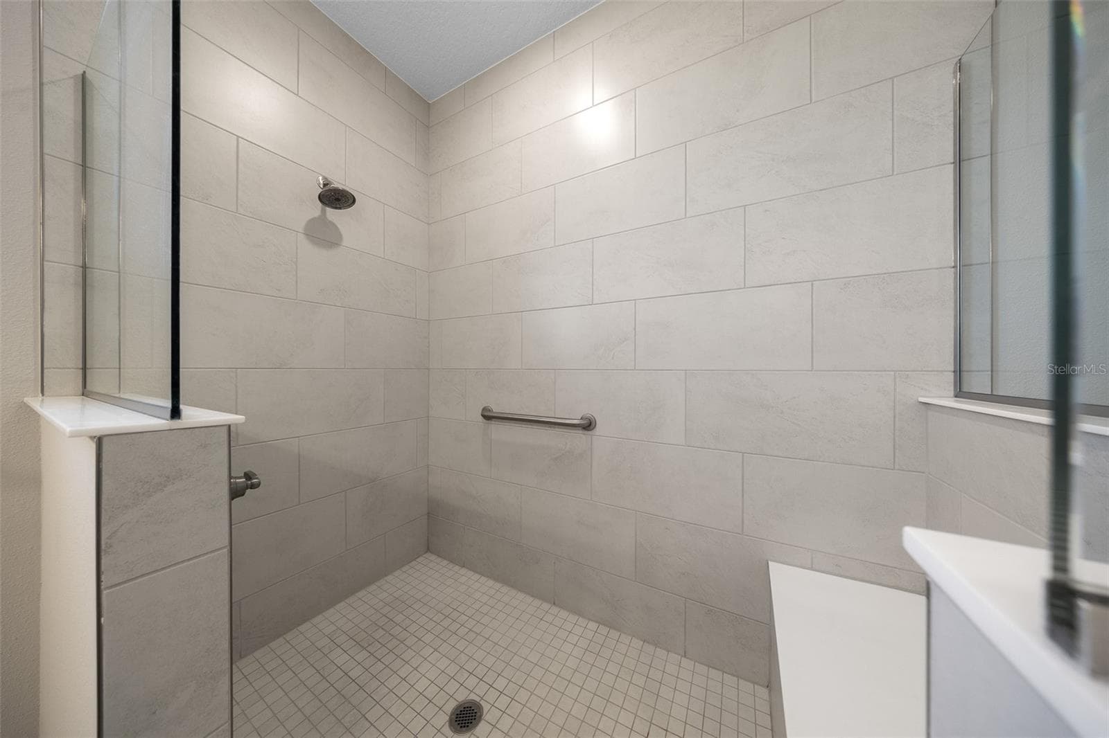 Roman Shower in Primary Bath - 10691 SW 99TH PL, OCALA