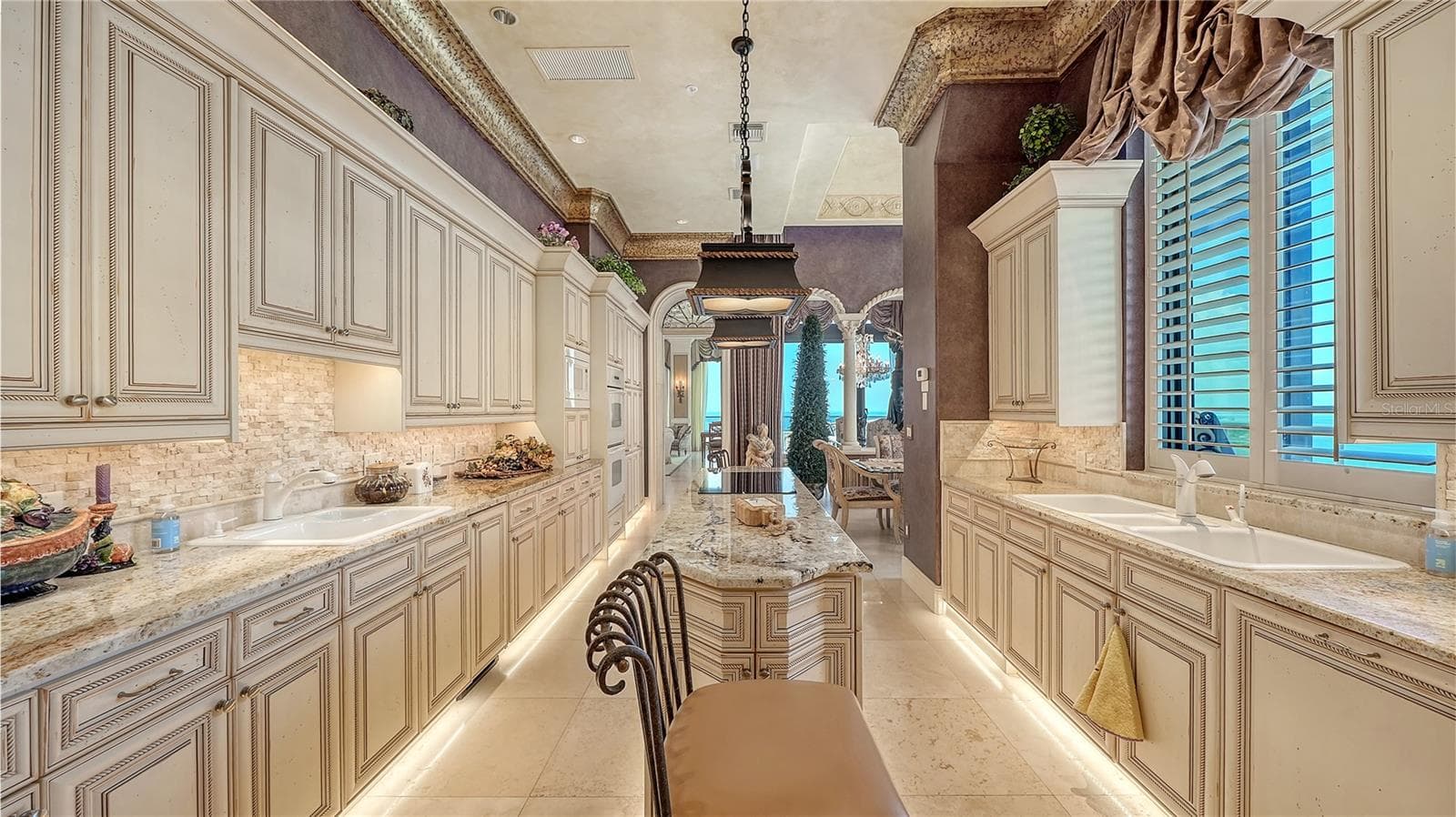 Condominium at 415 L AMBIANCE DR #PH-F, LONGBOAT KEY, photo 25 of 65