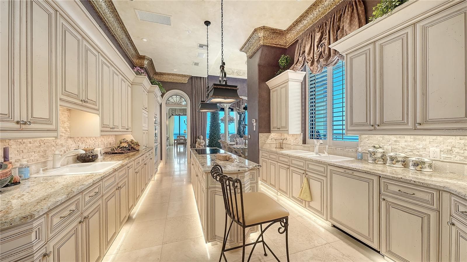 Condominium at 415 L AMBIANCE DR #PH-F, LONGBOAT KEY, photo 26 of 65