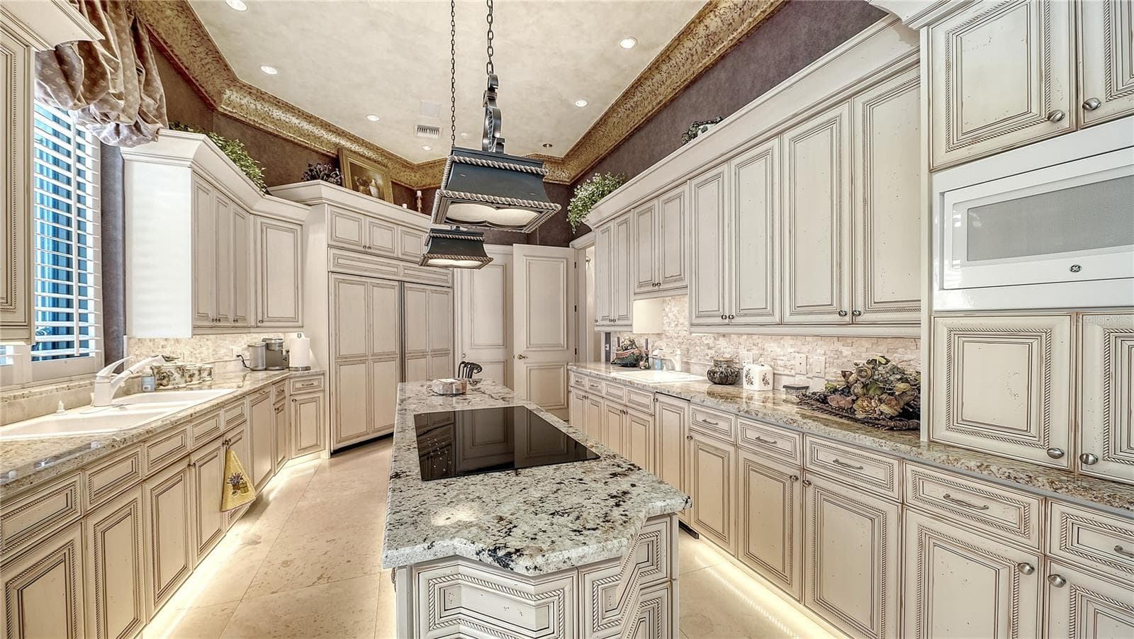Condominium at 415 L AMBIANCE DR #PH-F, LONGBOAT KEY, photo 27 of 65