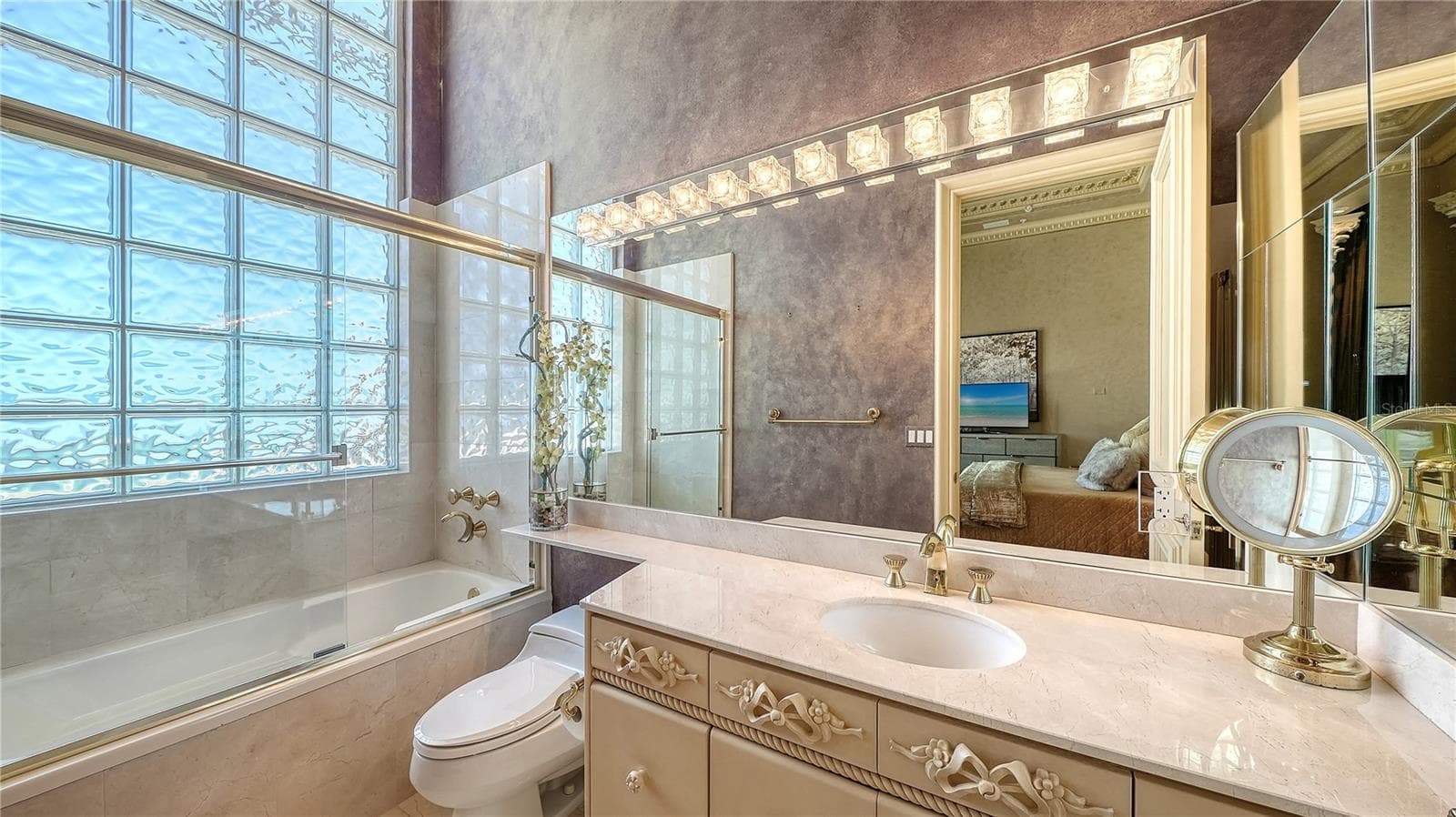 Condominium at 415 L AMBIANCE DR #PH-F, LONGBOAT KEY, photo 43 of 65