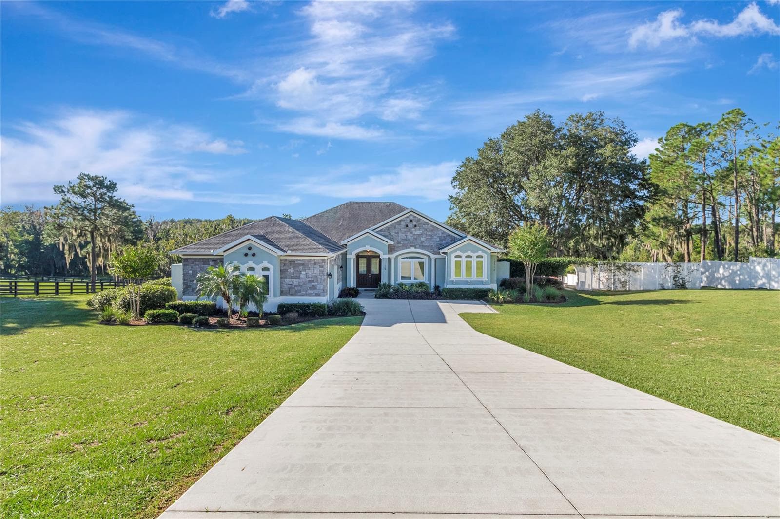 Single Family Residence at 17710 PALM VIEW CIR, MOUNT DORA, photo 12 of 159