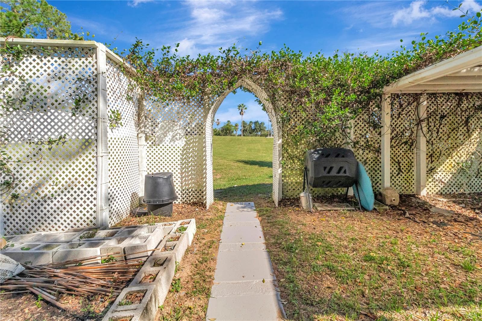 Single Family Residence at 17710 PALM VIEW CIR, MOUNT DORA, photo 128 of 159