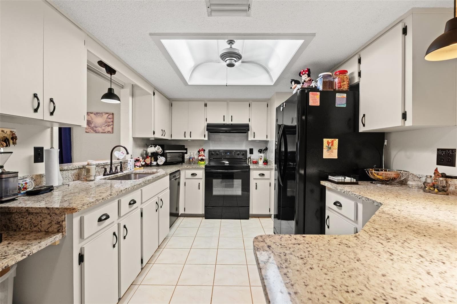 Updated Kitchen - 11530 SW 84TH AVENUE RD, OCALA