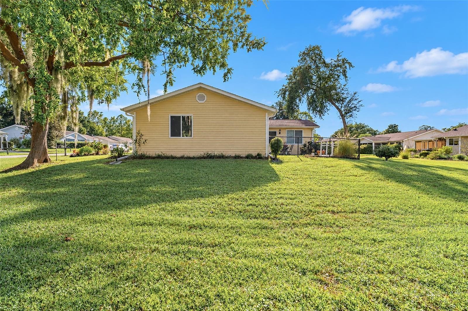 Side Exposure - Corner Lot - 11530 SW 84TH AVENUE RD, OCALA