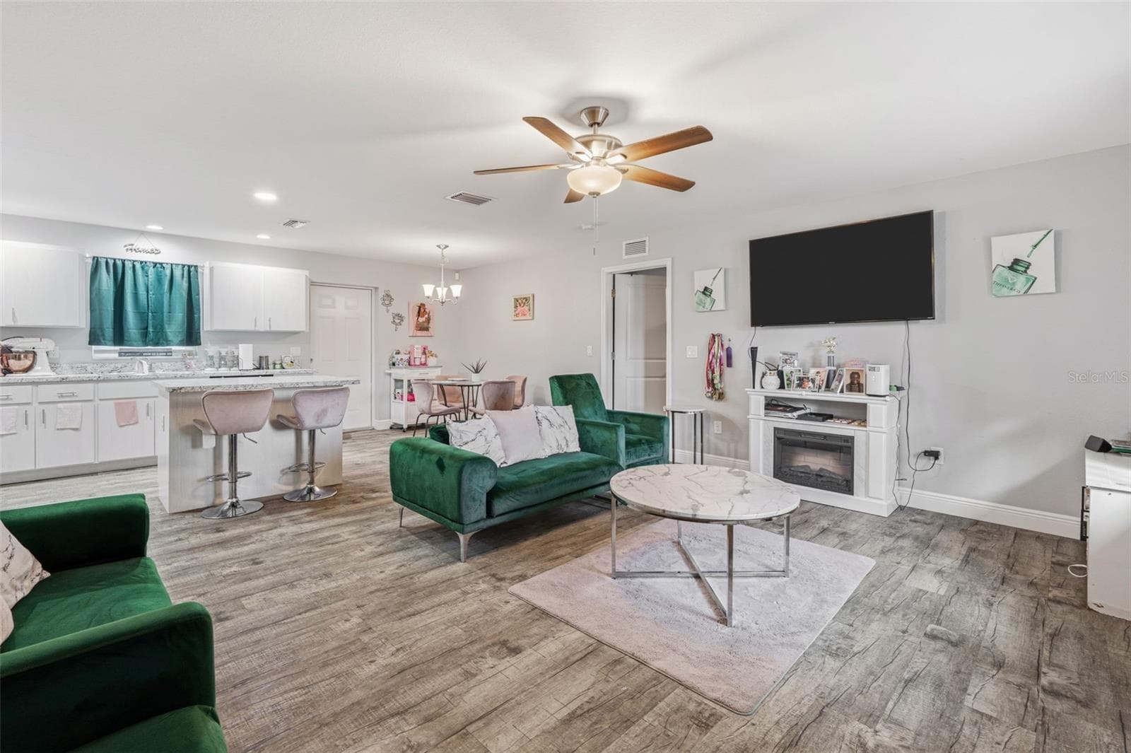 Single Family Residence at 409 BRIDLE PATH, ARCADIA, photo 4 of 29