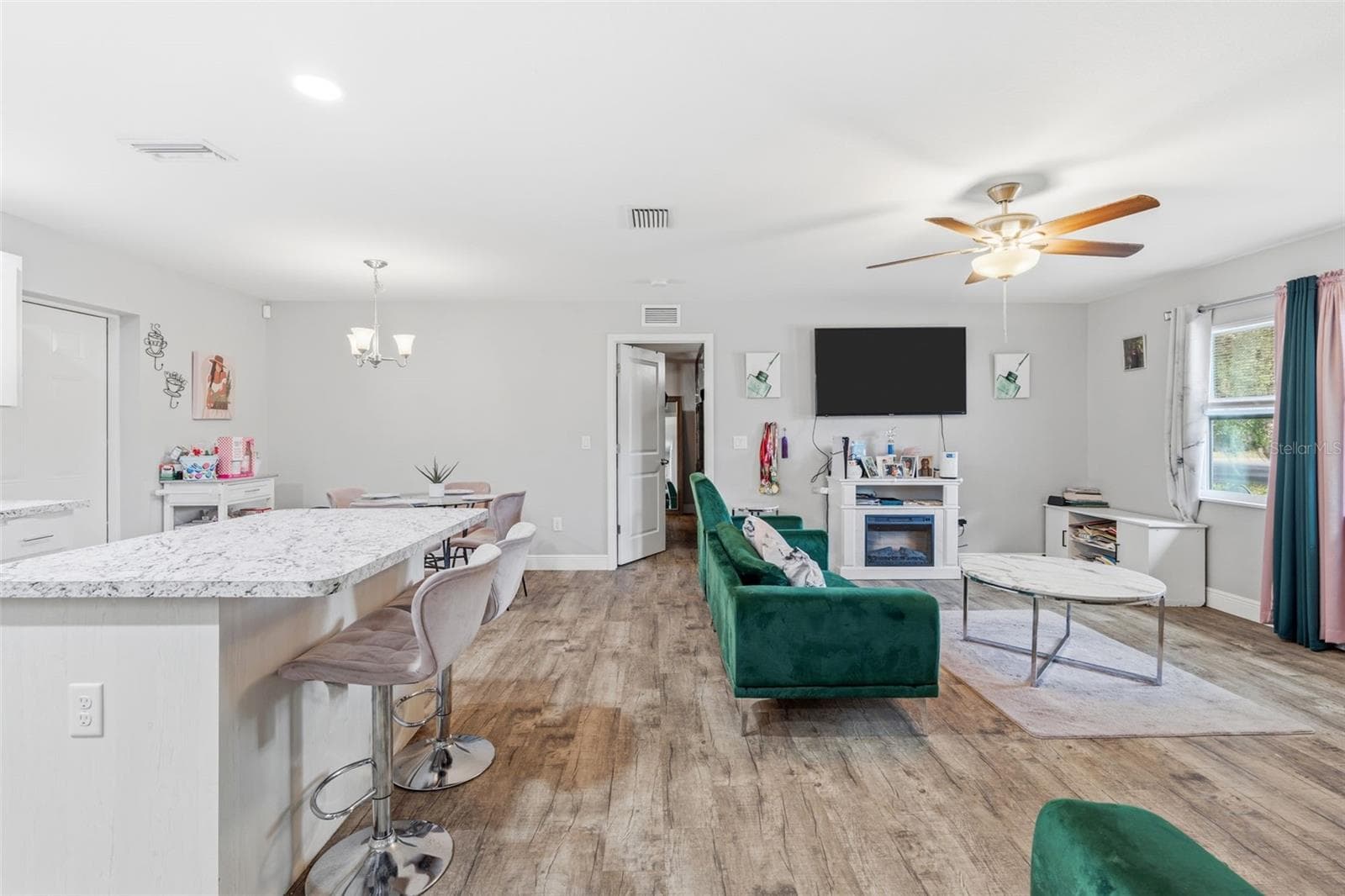 Single Family Residence at 409 BRIDLE PATH, ARCADIA, photo 12 of 29