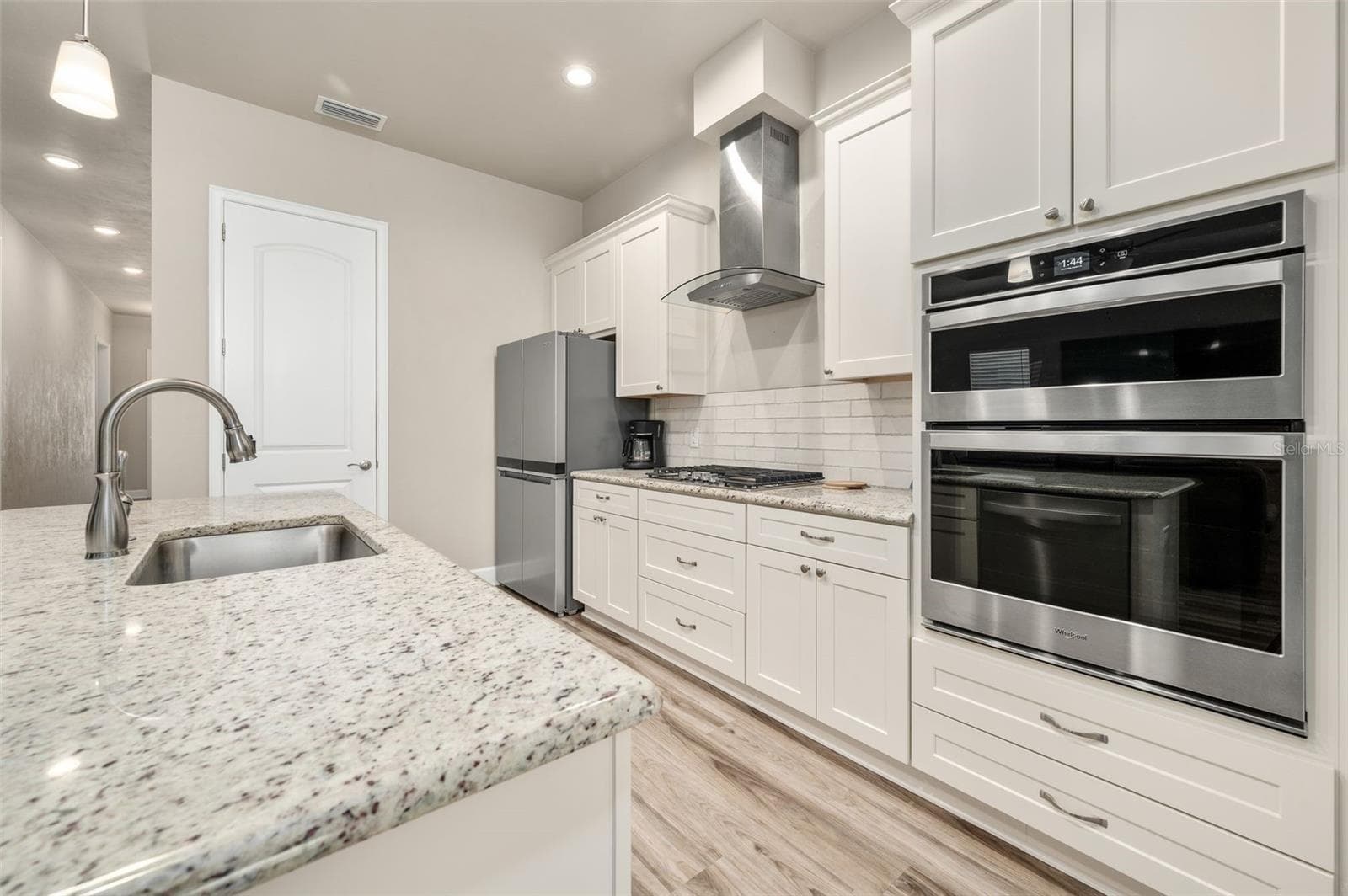 Kitchen - 1402 NW 132ND BLVD, NEWBERRY