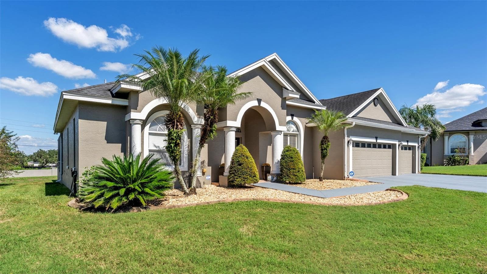 Single Family Residence at 6720 HARTSWORTH DR, LAKELAND, photo 2 of 56