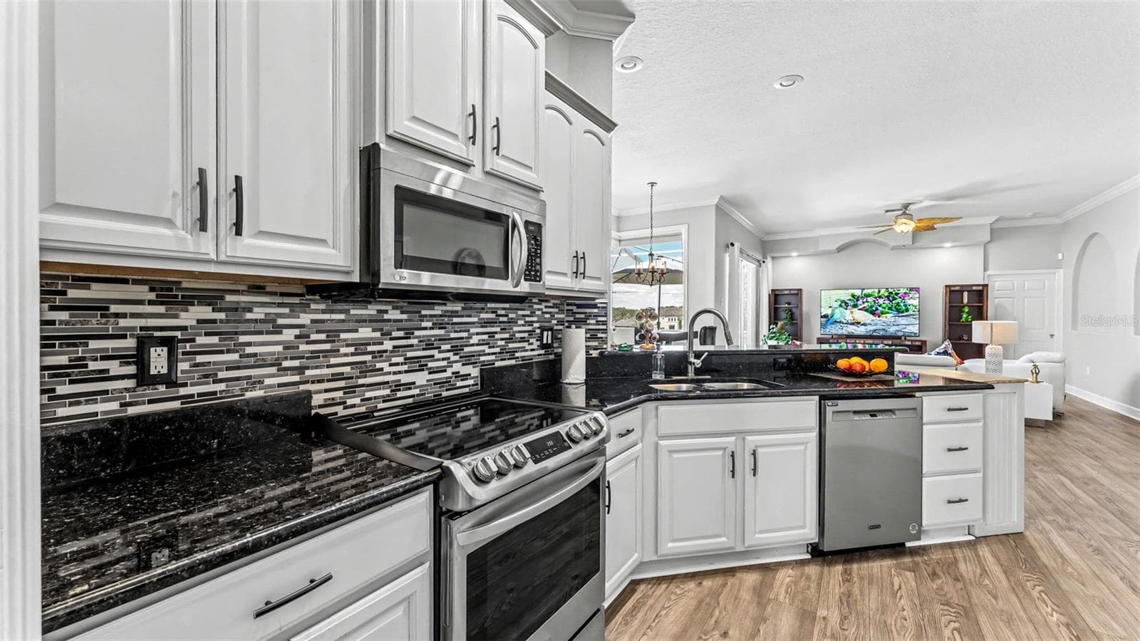 Single Family Residence at 6720 HARTSWORTH DR, LAKELAND, photo 19 of 56