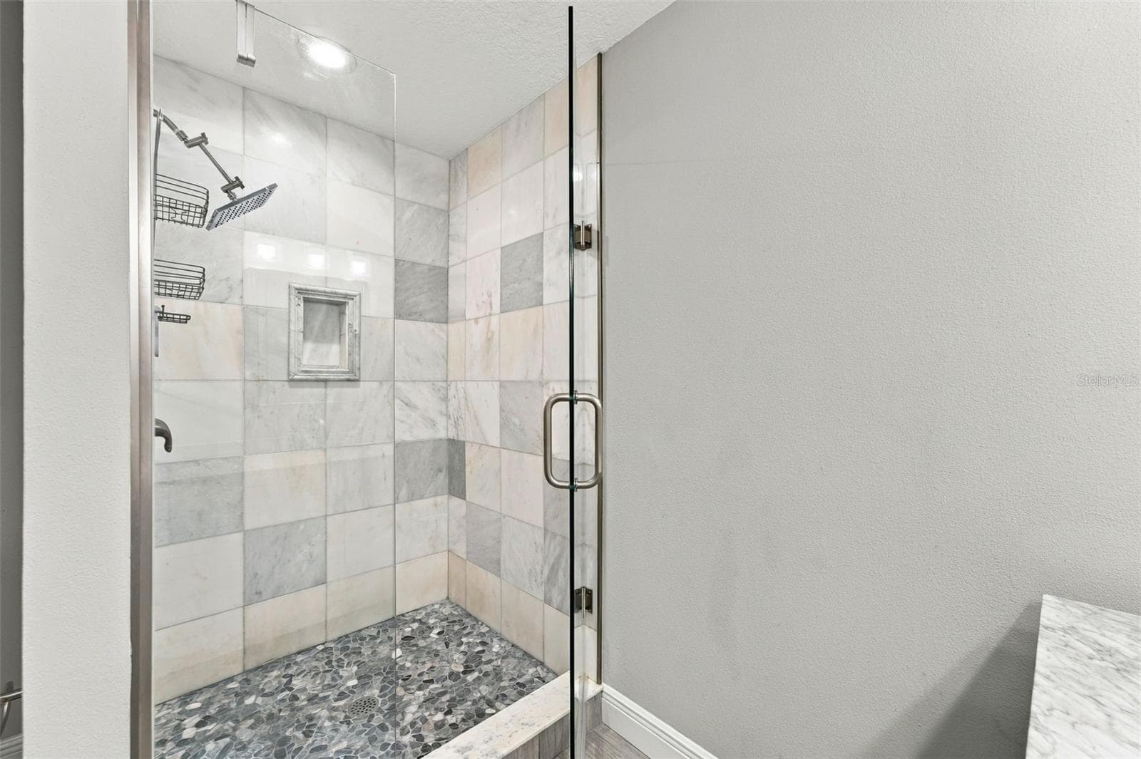 Primary Bathroom Walk-in Shower - 2202 ELIZABETH AVE #B, ORLANDO