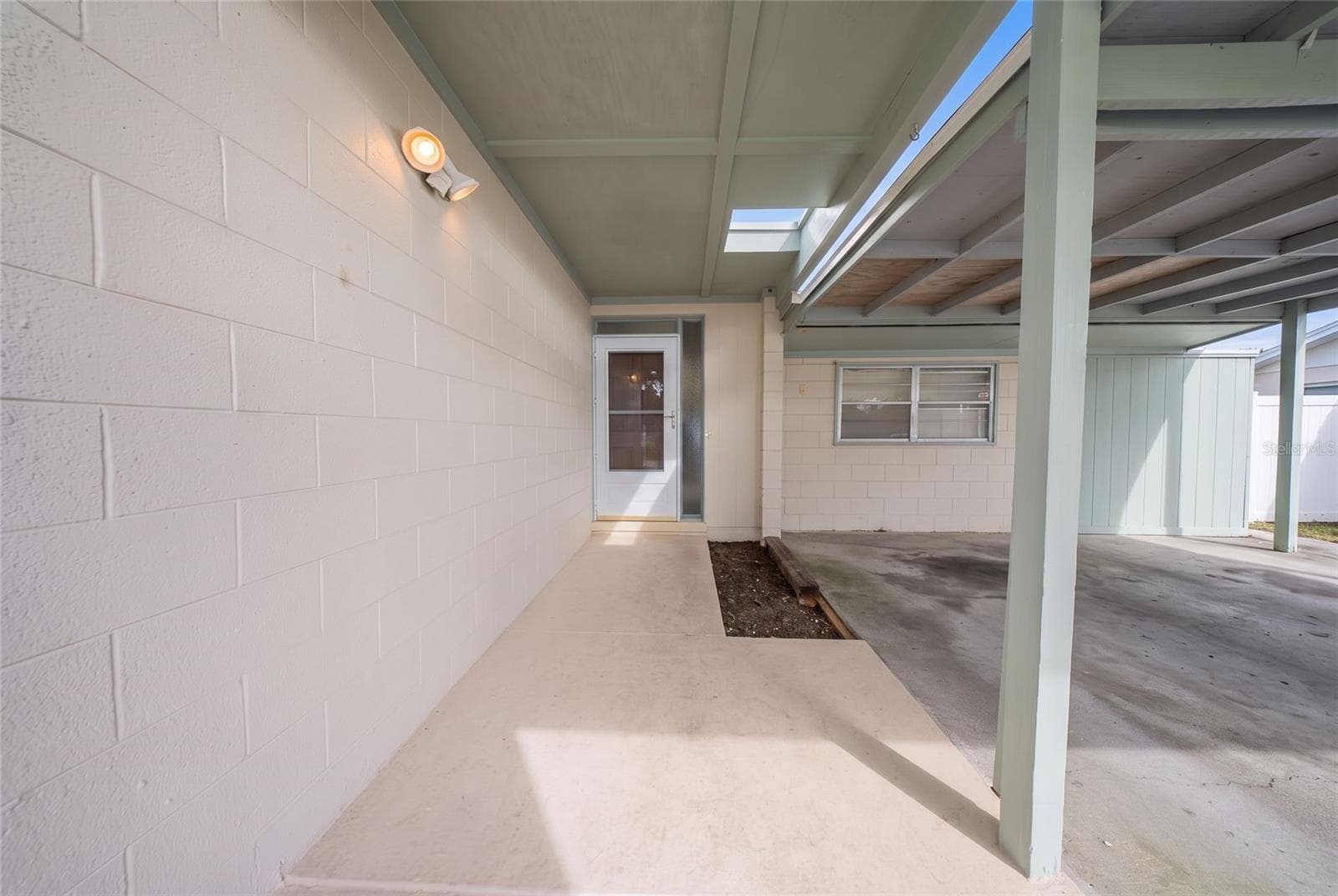 Single Family Residence at 5718 CLEARVIEW DR, ORLANDO, photo 2 of 37