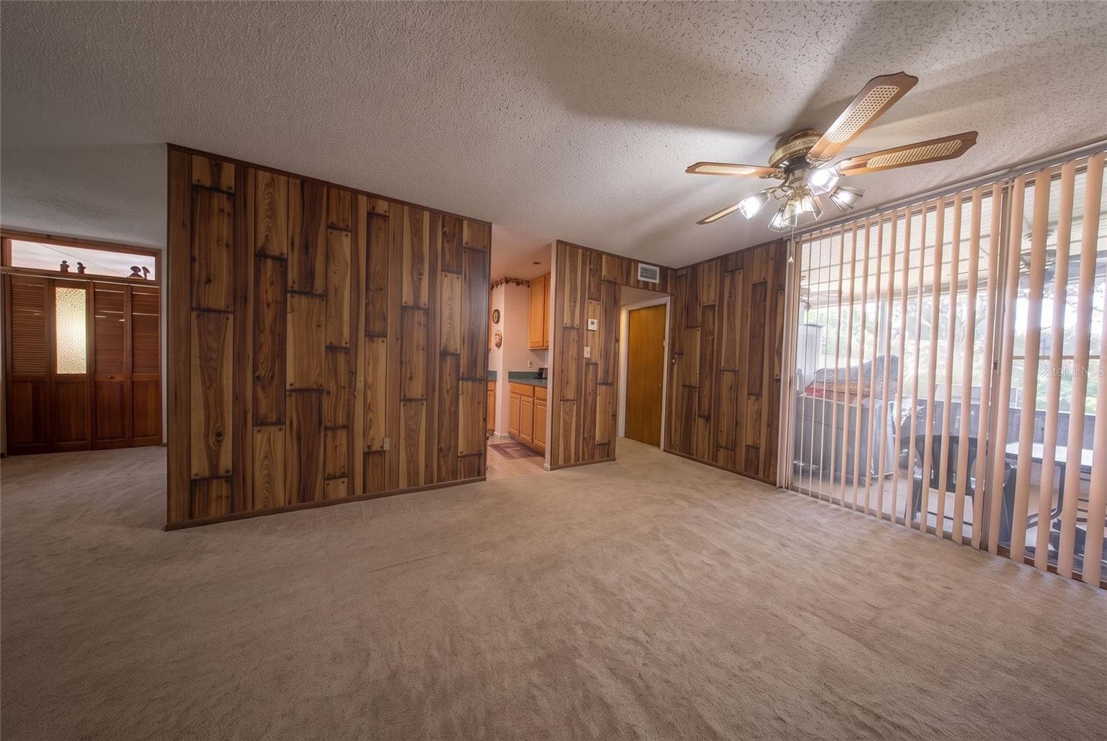 Single Family Residence at 5718 CLEARVIEW DR, ORLANDO, photo 11 of 37
