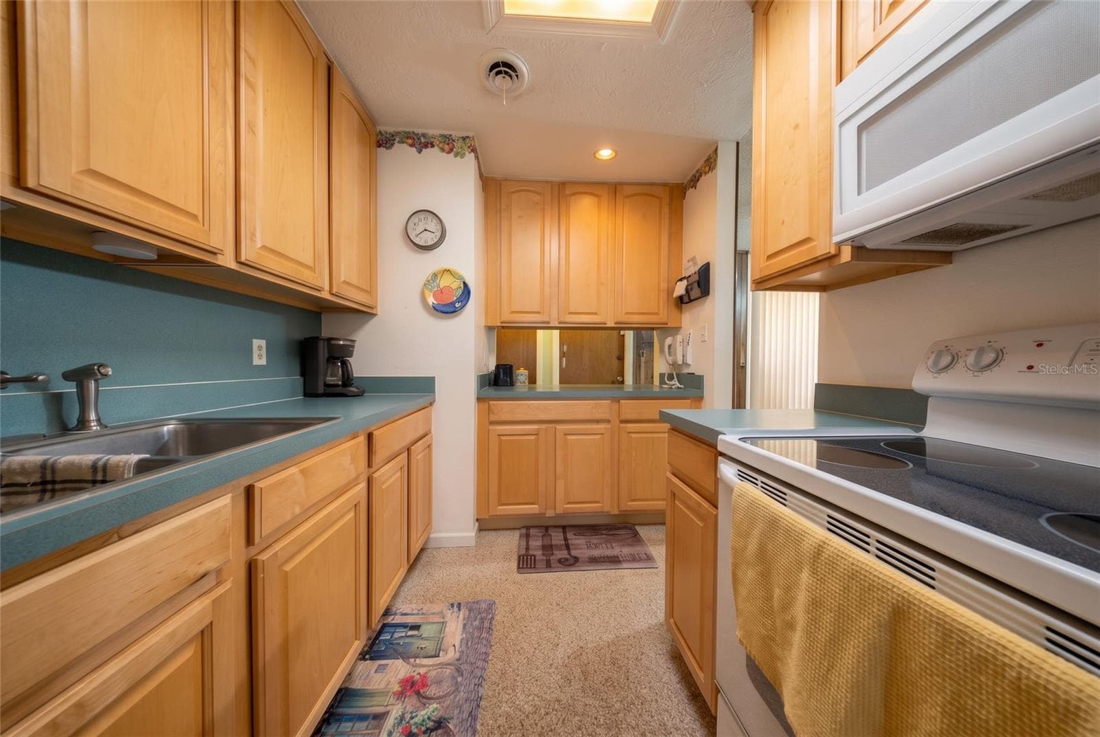 Single Family Residence at 5718 CLEARVIEW DR, ORLANDO, photo 13 of 37