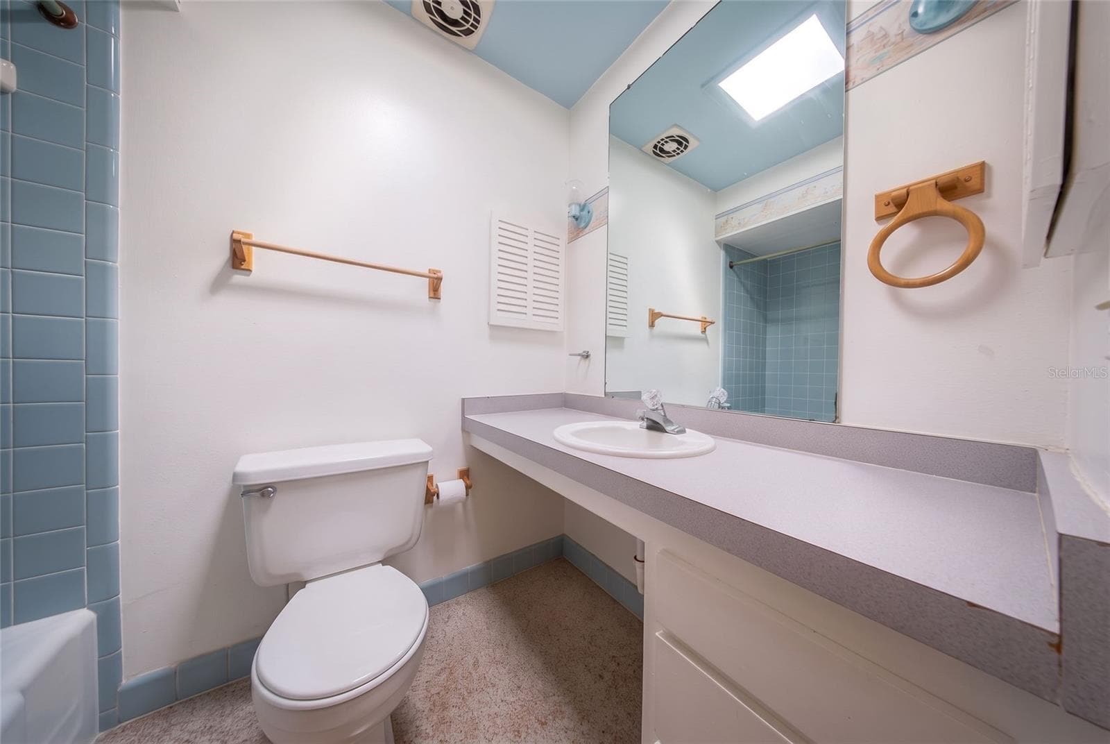 Single Family Residence at 5718 CLEARVIEW DR, ORLANDO, photo 28 of 37