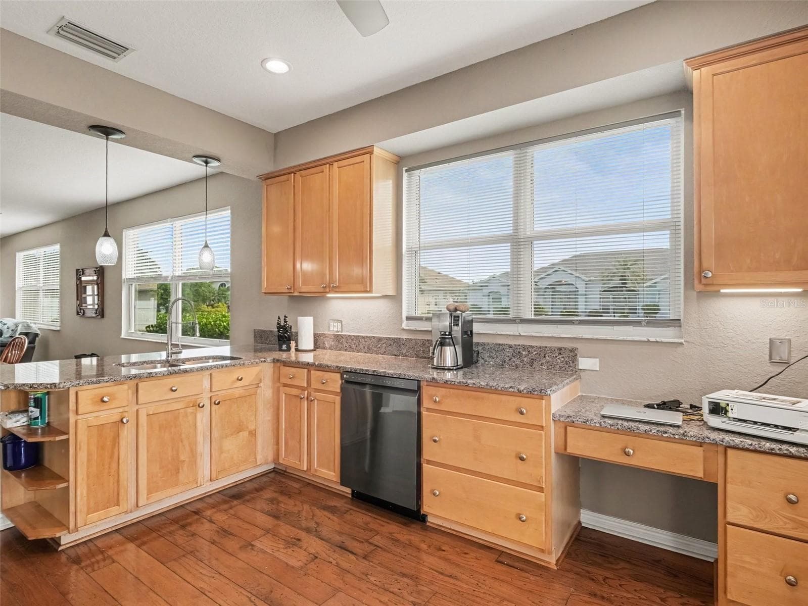 Single Family Residence at 1380 WASHINGTON DR, VENICE, photo 14 of 31