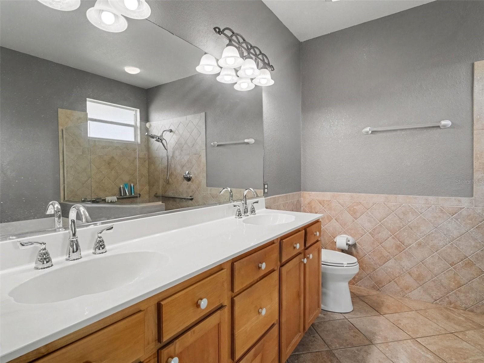 Single Family Residence at 1380 WASHINGTON DR, VENICE, photo 19 of 31