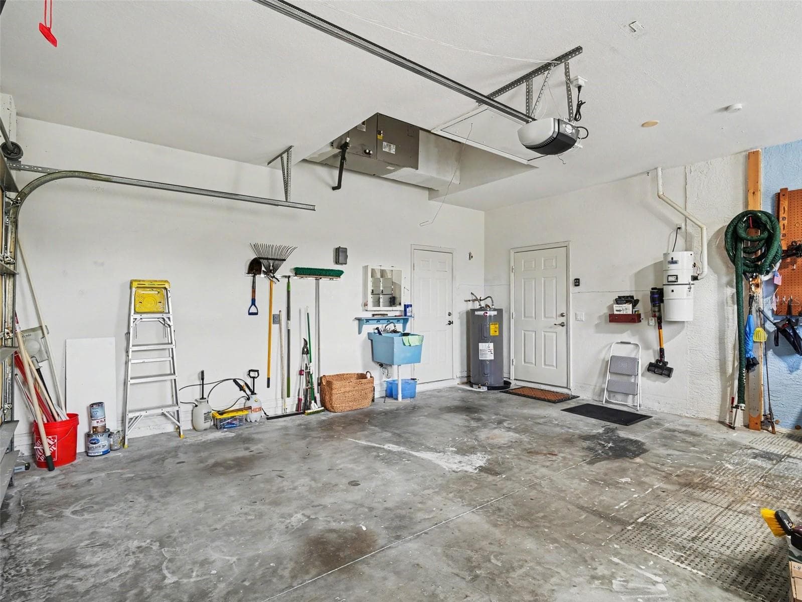 Single Family Residence at 1380 WASHINGTON DR, VENICE, photo 27 of 31
