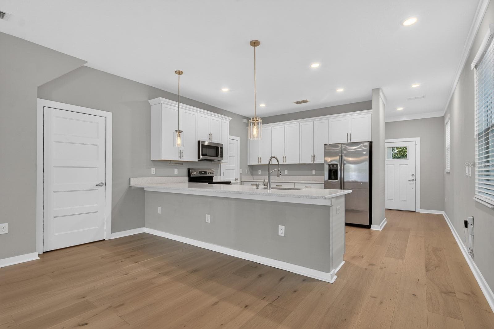 Townhouse at 2704 W GRAY ST #A, TAMPA, photo 6 of 46