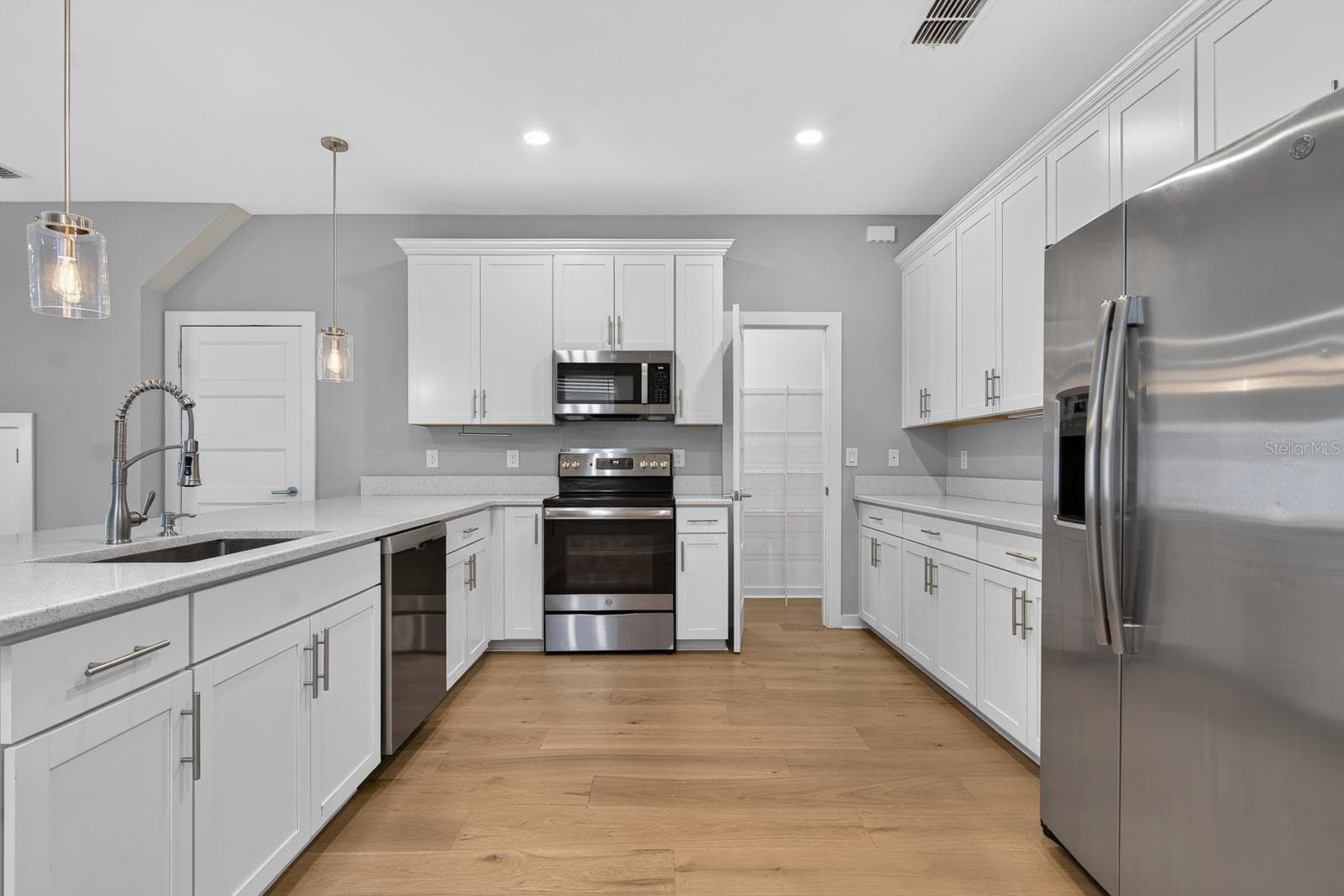 Townhouse at 2704 W GRAY ST #A, TAMPA, photo 8 of 46