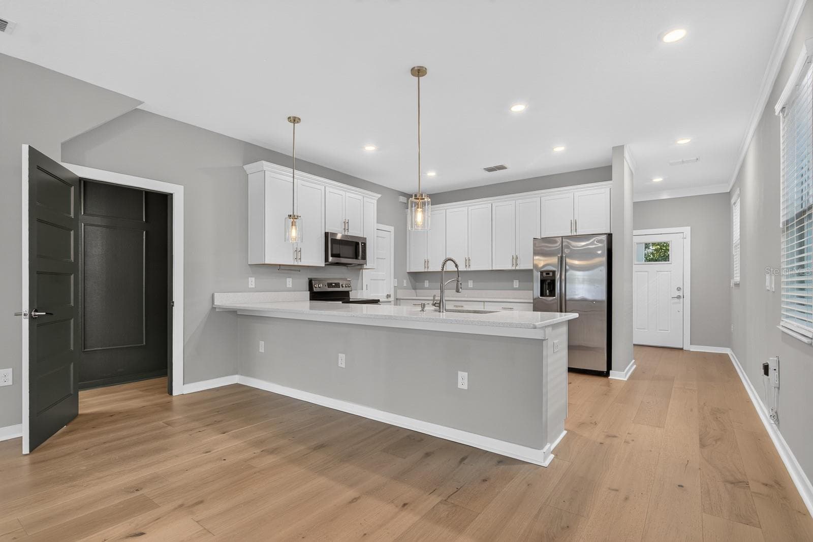 Townhouse at 2704 W GRAY ST #A, TAMPA, photo 9 of 46