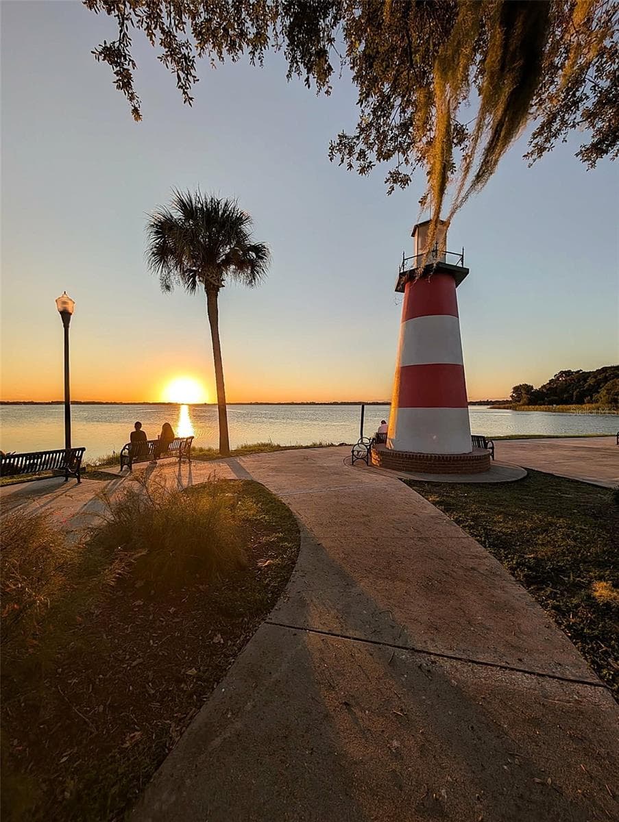 Stoll to the Mount Dora Light house to enjoy the sunset. - 731 LIBERTY AVE, MOUNT DORA