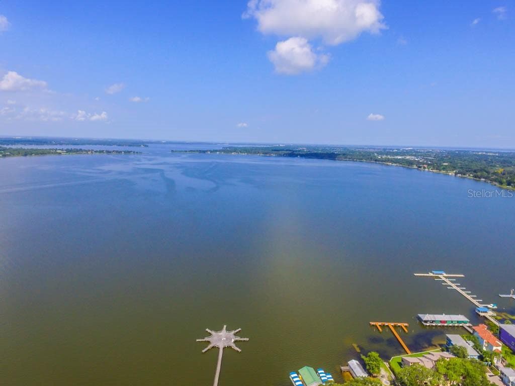Walk to Lake Dora - 731 LIBERTY AVE, MOUNT DORA