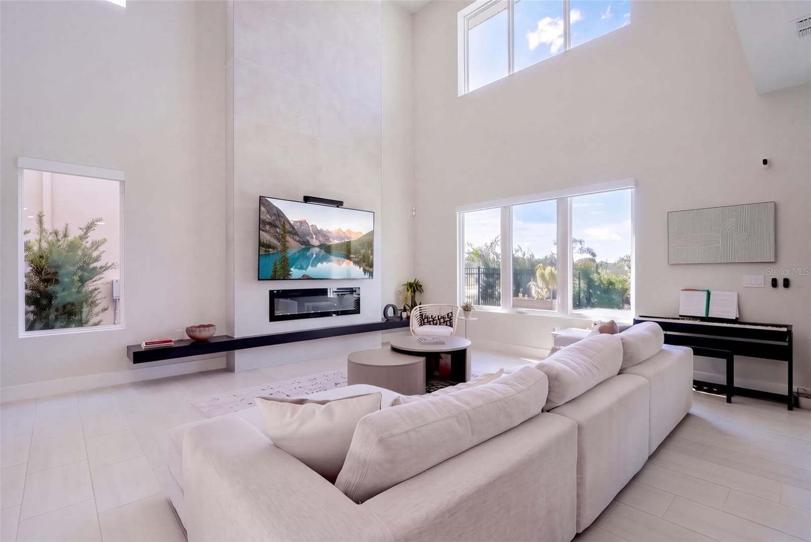 Single Family Residence at 16103 VOLTERRA PT, BELLA COLLINA, photo 5 of 60