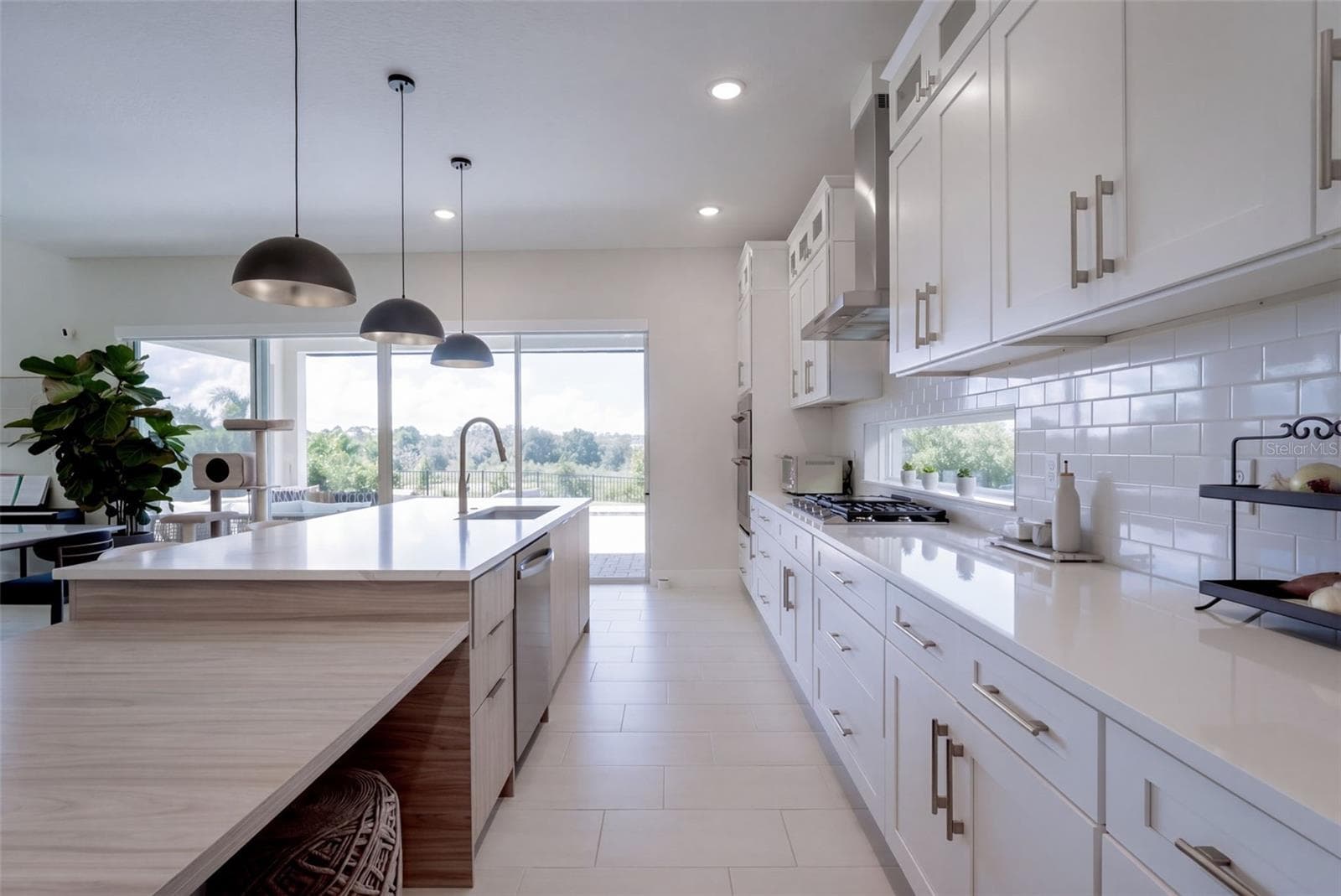 Single Family Residence at 16103 VOLTERRA PT, BELLA COLLINA, photo 13 of 60