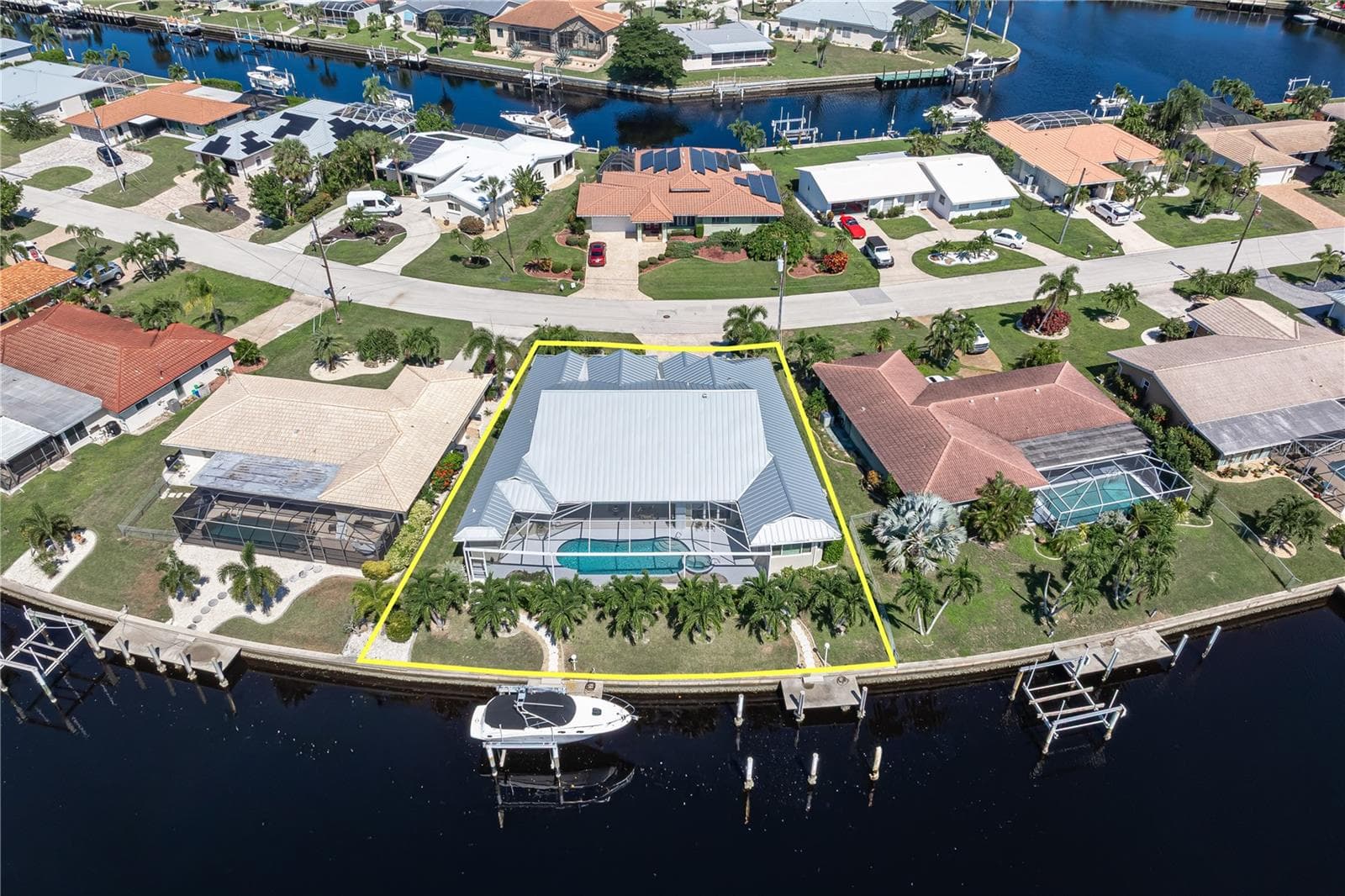 Single Family Residence at 401 SORRENTO CT, PUNTA GORDA, photo 9 of 70