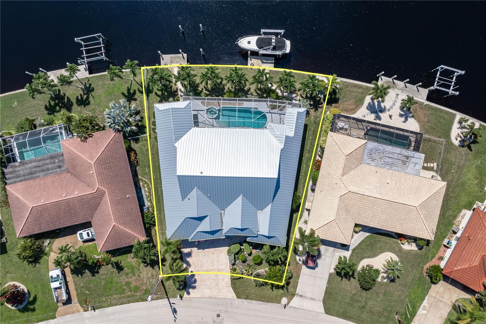 Single Family Residence at 401 SORRENTO CT, PUNTA GORDA, photo 13 of 70