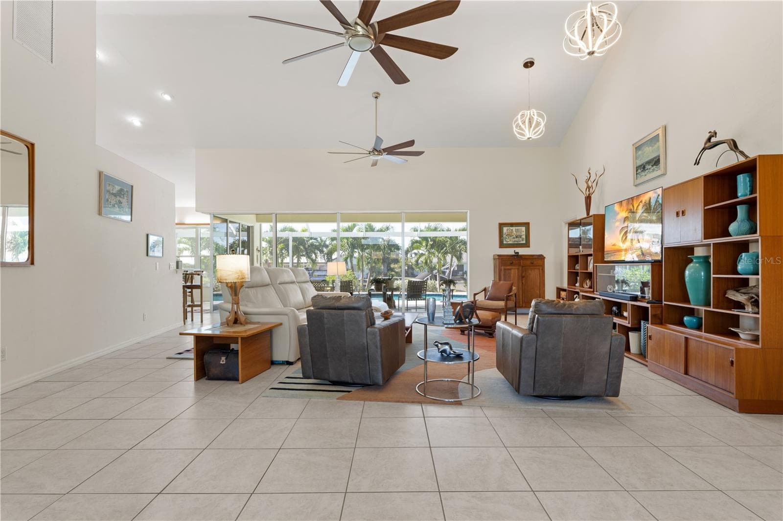 Single Family Residence at 401 SORRENTO CT, PUNTA GORDA, photo 21 of 70