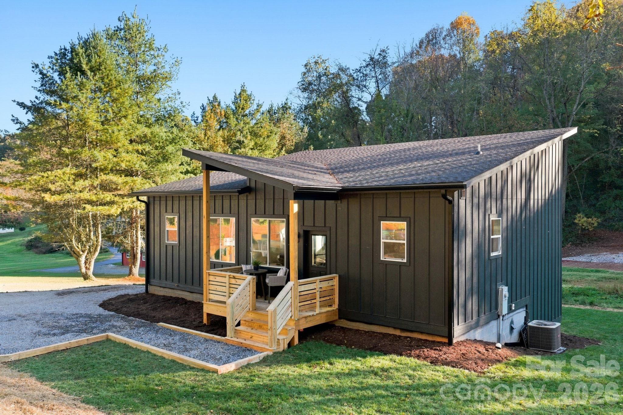 Single Family Residence at 152 Sunnyside Road, Waynesville, photo 2 of 37