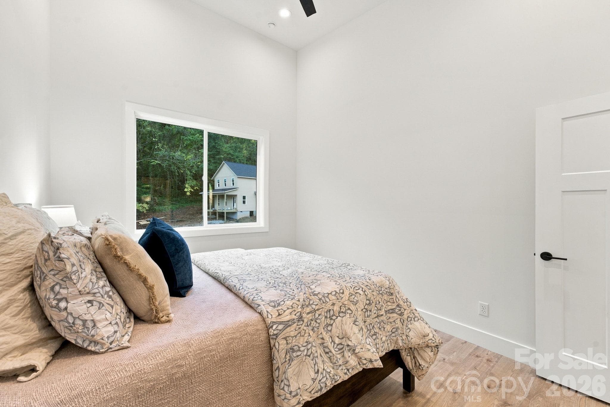 Single Family Residence at 152 Sunnyside Road, Waynesville, photo 17 of 37