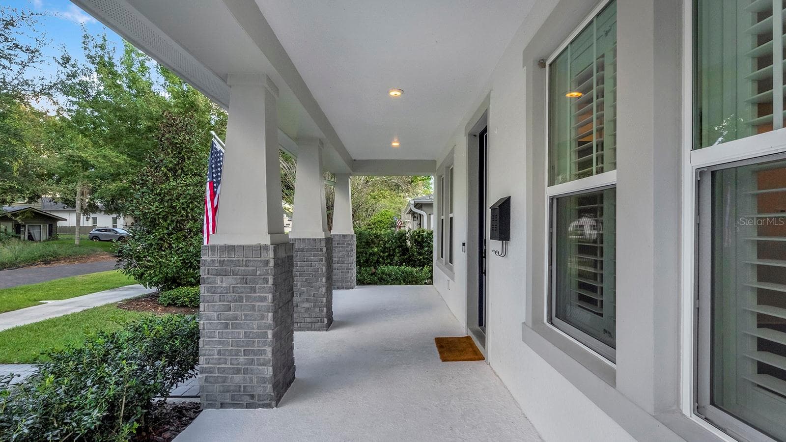 Covered Front Porch - 800 W HARVARD ST, ORLANDO
