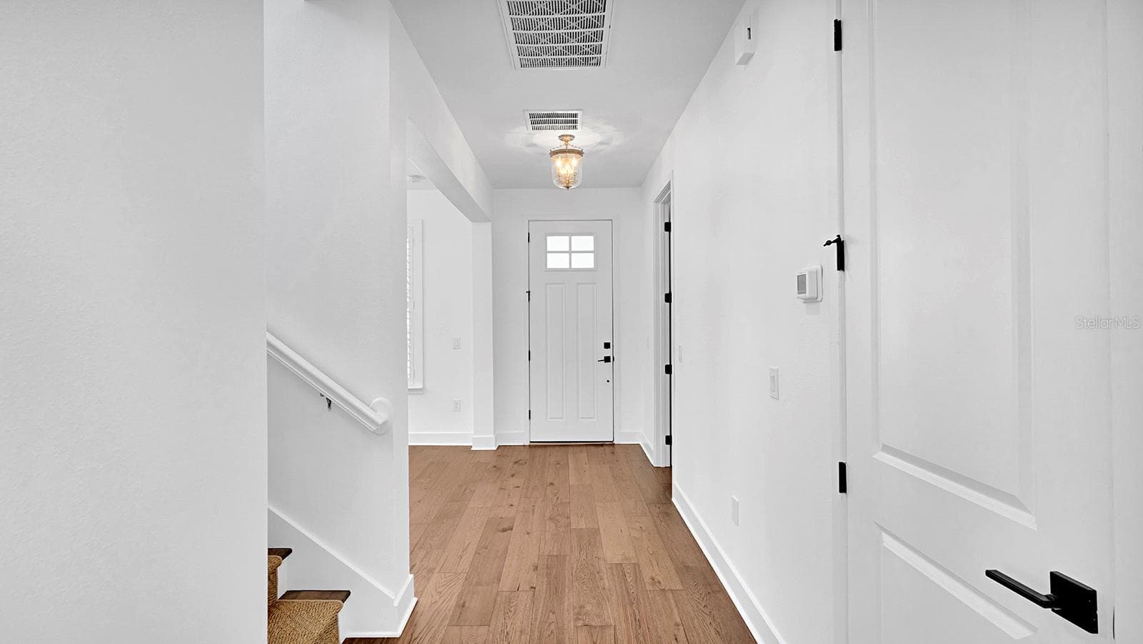 Foyer - 800 W HARVARD ST, ORLANDO