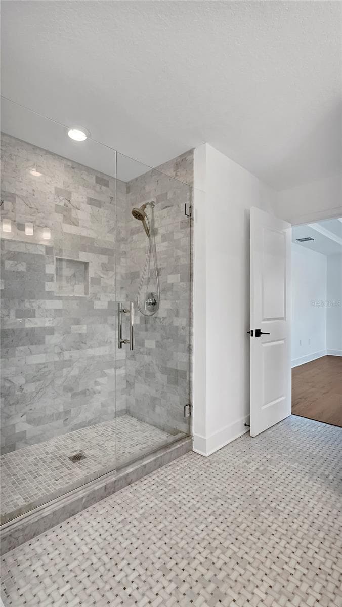 Primary Bath - 800 W HARVARD ST, ORLANDO