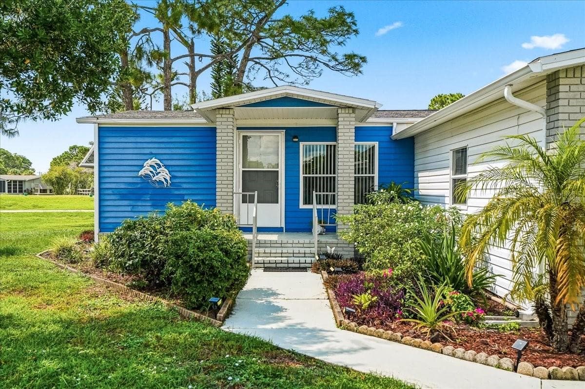 Manufactured Home at 10074 BROKEN WOODS CT, NORTH FORT MYERS, photo 2 of 44
