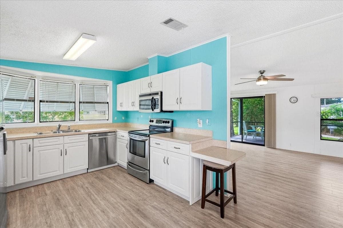 Manufactured Home at 10074 BROKEN WOODS CT, NORTH FORT MYERS, photo 7 of 44