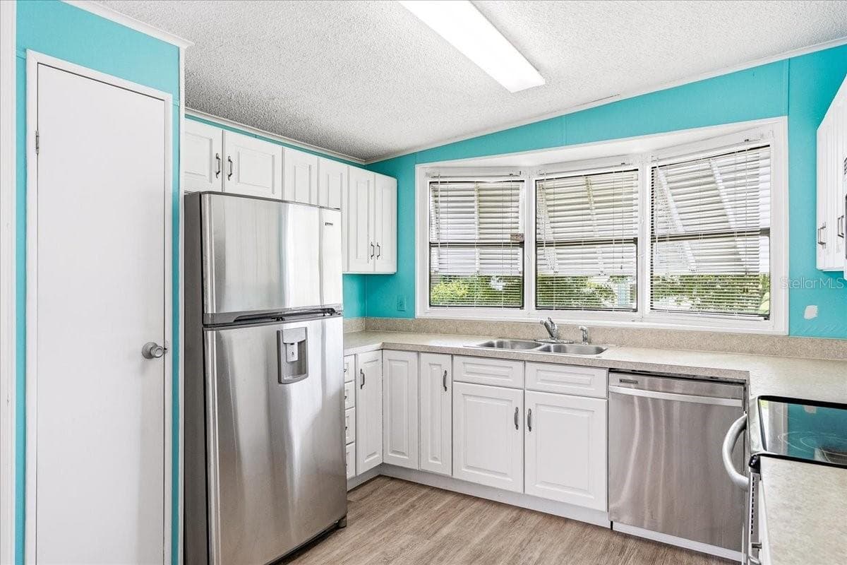 Manufactured Home at 10074 BROKEN WOODS CT, NORTH FORT MYERS, photo 9 of 44