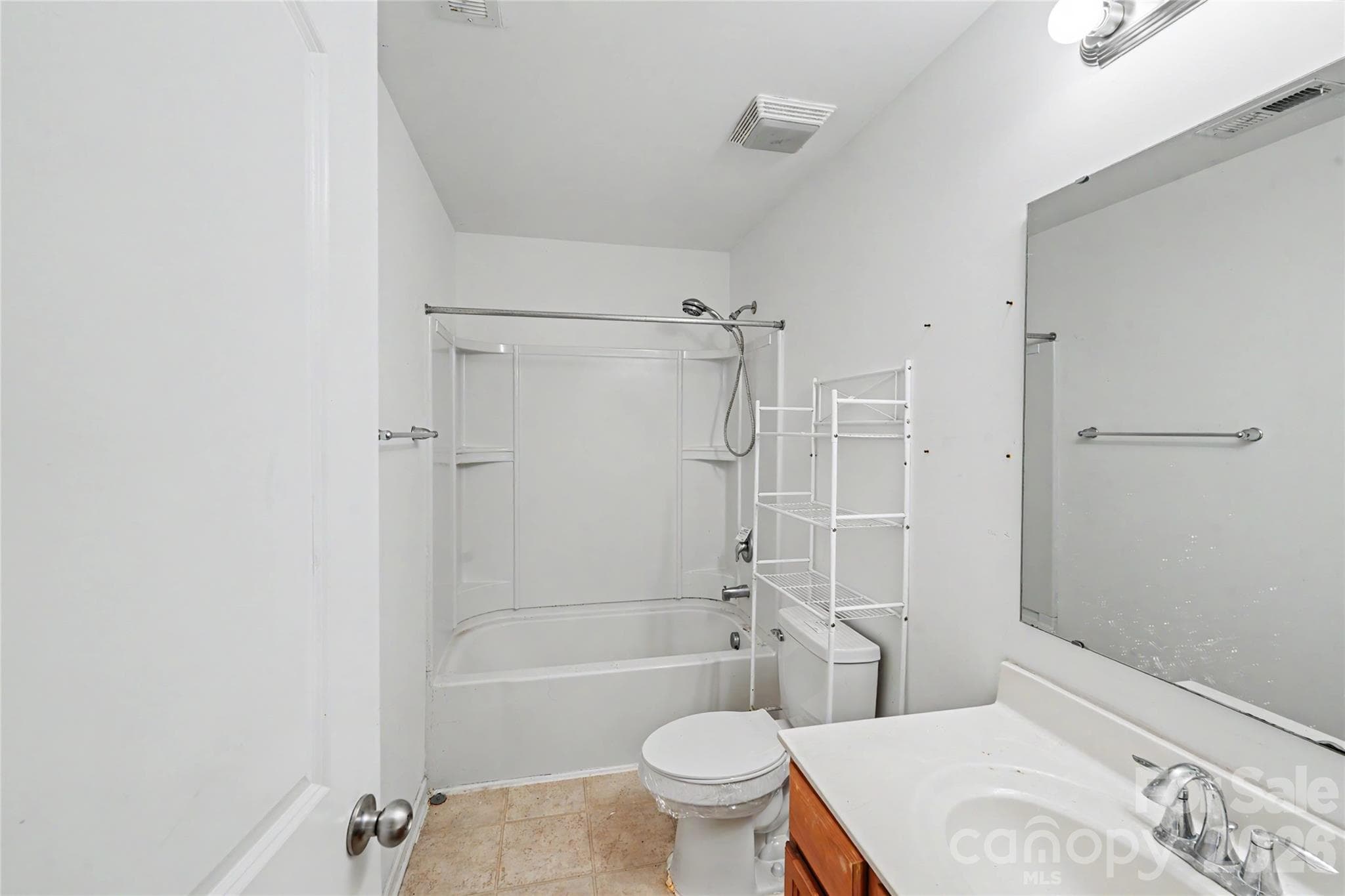 Single Family Residence at 460 Dutch White Drive, Clover, photo 23 of 37