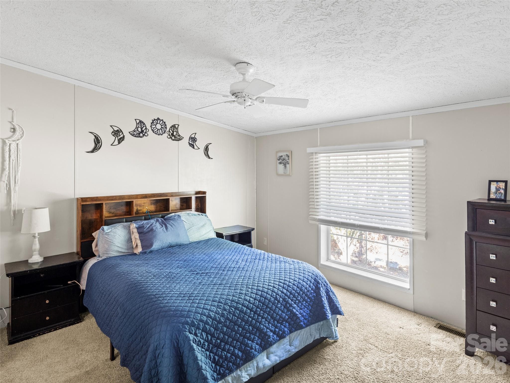 Master Bedroom - 115 Sleepy Forest Drive, Leicester