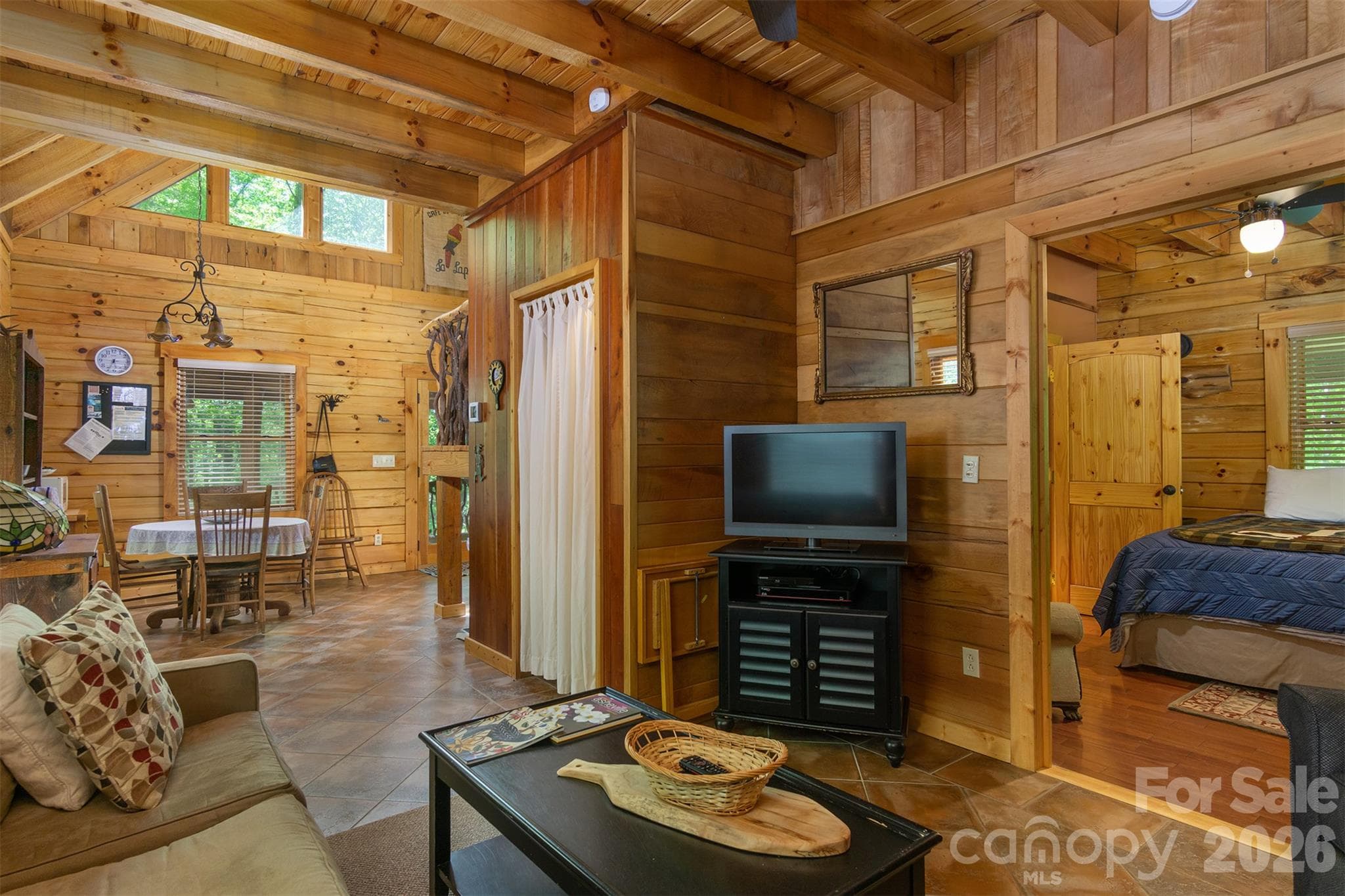Cozy corner for movie nights - 171 Camp Elliott Road, Black Mountain