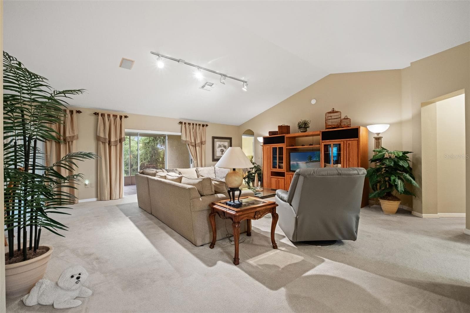 Single Family Residence at 10628 COLLAR DR, SAN ANTONIO, photo 2 of 39