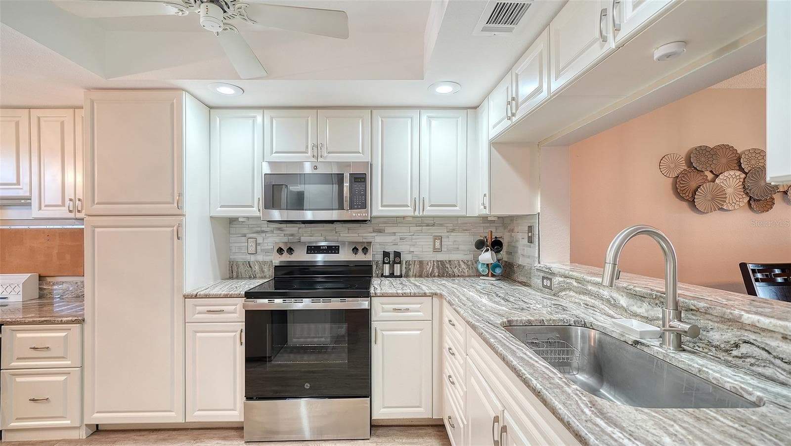 Condominium at 9330 CLUBSIDE CIR #3110, SARASOTA, photo 8 of 30