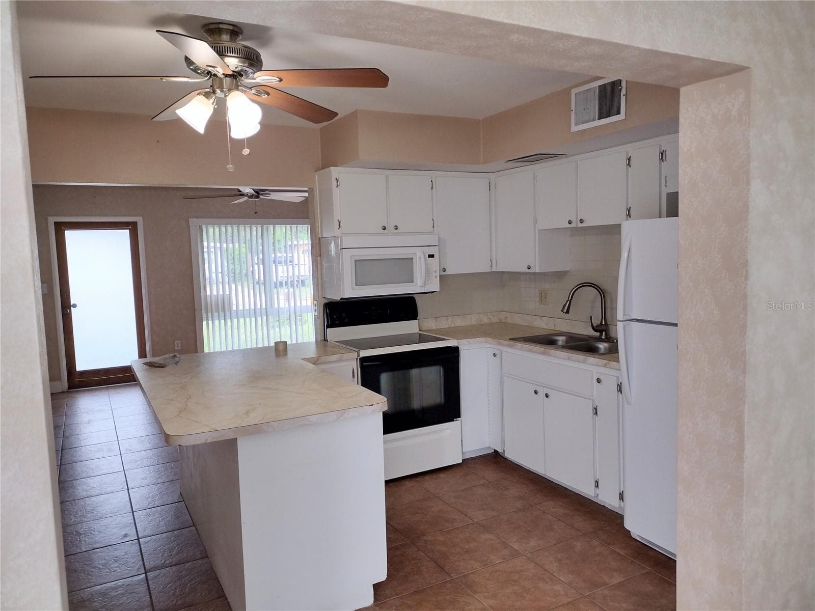 Single Family Residence at 10609 AGATE CT, PORT RICHEY, photo 9 of 29